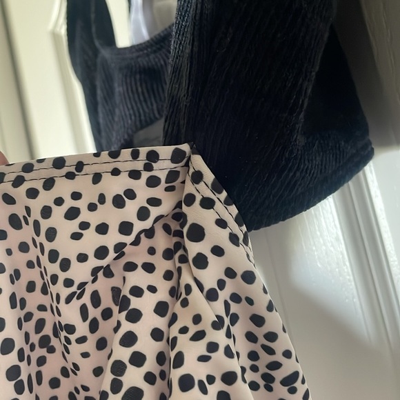 Never worn Women’s one piece swim suit - Picture 6 of 8